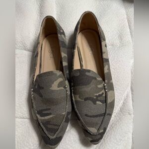 Sugar Camouflage Pointed Flat Loafers - Women's Size 9
